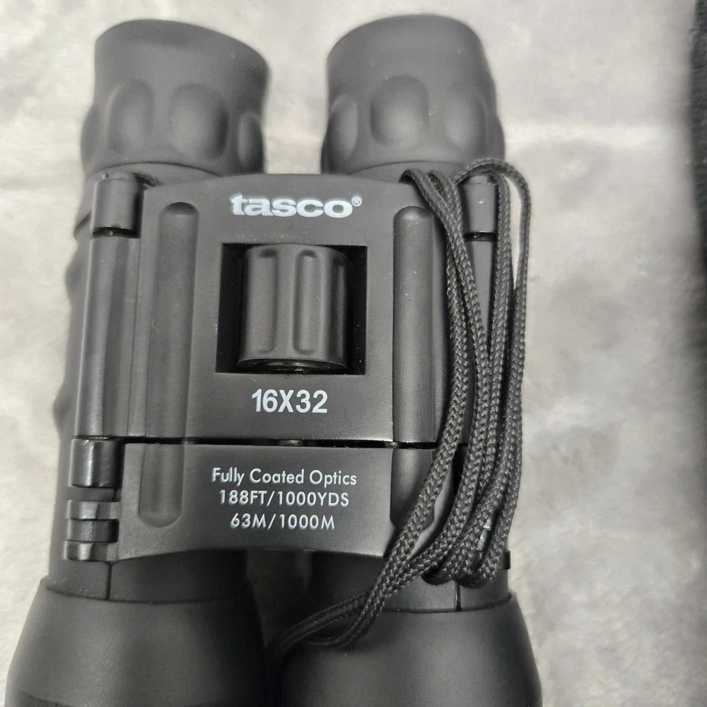 Tasco Essentials 16x32 Binoculars Black Compact Fully Coated Optics with Case